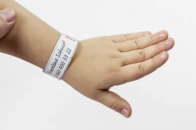 Produktbild von Reer Help Me Info-Armband für Kinder