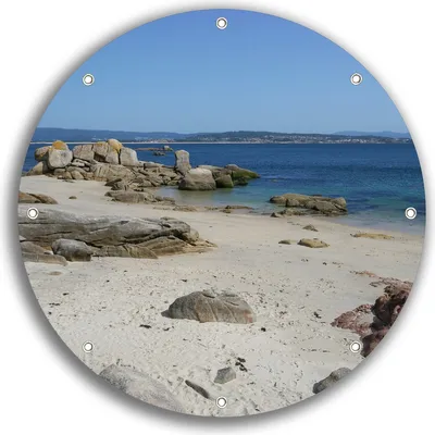 Produktbild von Wallario rundes Outdoor-Poster für Garten oder Balkon, Motiv Felsen auf einem Sandstrand, 30 cm Durchmesser