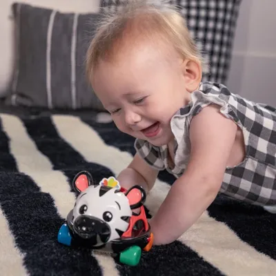 Productafbeelding van Baby Einstein Curious Car Zen Oball speelgoedautorammelaar