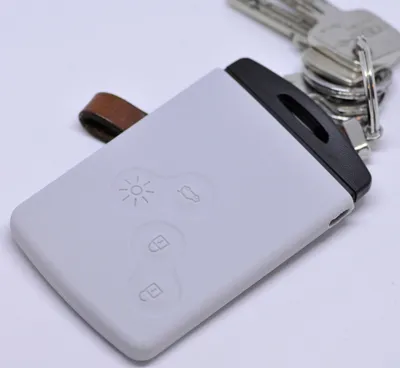 Produktbild von Auto Schlüssel Hülle Silikon Schutz Cover Grau kompatibel mit Renault Captur Clio Grand Scenic ZOE Schlüsselkarte 4 Tasten KEYLESS SMARTKEY