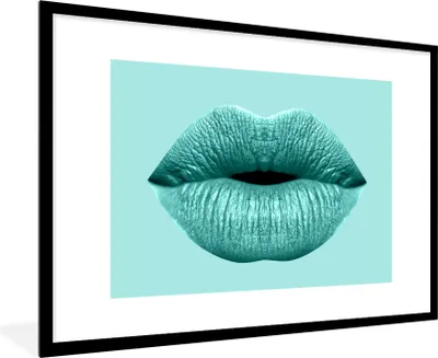 Produktbild von MuchoWow® MuchoWow® Gerahmtes Poster Lippen - Pastell - Blau 90x60 cm - Poster mit zchwarzem Bilderrahmen - Wanddekoration - Fotos