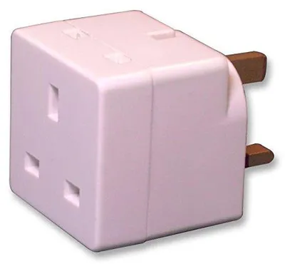 2-Wege-Netzadapter UK 3-fach 250 V weiß
