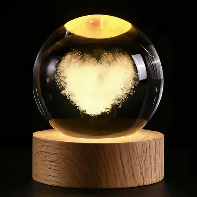 Productafbeelding van Kristallen hart - Decoratieve glazen bol, geschikt als paperclip of als decoratie voor op tafel - 6 cm diameter