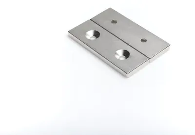 Produktbild von Top Magnesy - 1 Stück Neodym Magnete 60x20x5 mm N38 mit Senkbohrung für Schrauben - extra starke Haftmagnete für Montage, Werkstatt & Industrie