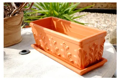 Produktbild von Pflanzkästen mit Untersetzer aus frostfestem Terracotta