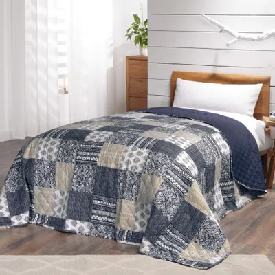 Produktbild von Vintage Patchwork Tagesdecke Mellow Blue für Doppelbett
