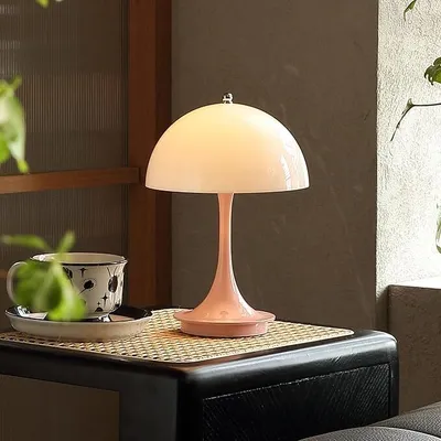 Produktbild von Led Pilz kleine Tischlampe, Drei Farben Touch Nachtlicht, Atmosphäre Schreibtischlampe für Nachttisch Kaffee Nachbildung (rosa)