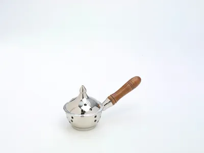 Produktbild von Weihrauchpfanne, Räucherpfanne aus Messing vernickelt Slber mit Holzgriff Länge 17 cm für Räucherkohle