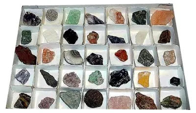 Produktbild von Sammlung von 40 Mineralien und Edelsteinen, einzeln benannt
