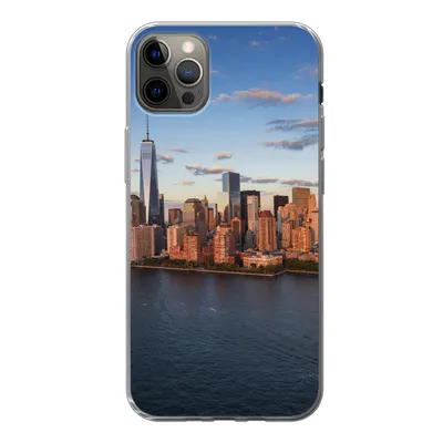 Produktbild von MuchoWow® Handyhülle Schutzhülle Hülle für iPhone 12 Pro Max New York - Skyline - Boot Silikon Softcase Handy Hülle - Hartschale