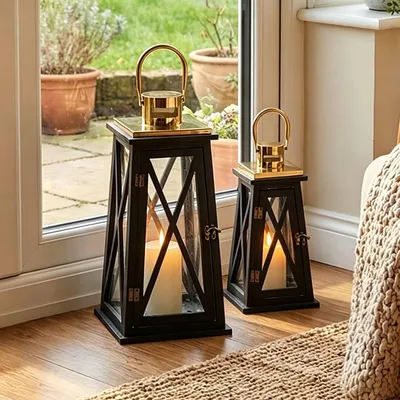 Productafbeelding van Set van 2 boerderijtje houten lantaarns, 45,7 cm en 58,4 cm