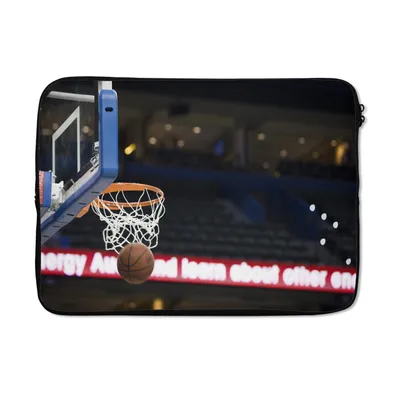 Produktbild von MuchoWow® Laptop Hülle 14 ZollBasketball geht durch den Korb Laptoptasche - Laptoptasche - Stoßsicher - Schutzhaube