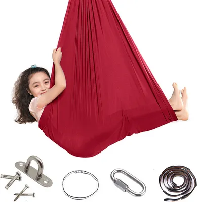 Produktbild von Kinderhängematte, verstellbare Yoga-Lufthängematte, Indoor-Therapie-Kuschelschaukel mit Deckenhaken & 4 Schrauben, 150 x 280 cm, Burgunderrot
