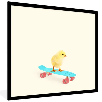 Produktbild von MuchoWow® Gerahmtes Poster Küken - Gelb - Skateboard - Blau - Tiere 40x40 cm - Poster mit Schwarzem Bilderrahmen Wandposter Rahmen Foto Bilder - Mit Rahmen - Wanddekoration Schlafzimmer