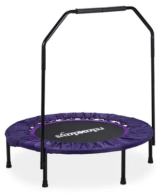 Productafbeelding van Relaxdays inklapbare trampoline met veiligheidsboog, geschikt voor binnen gebruik. Afmetingen: 113 x 102 x 102 cm. Maximaal draagvermogen: 120 kg. Kleur: zwart-paars