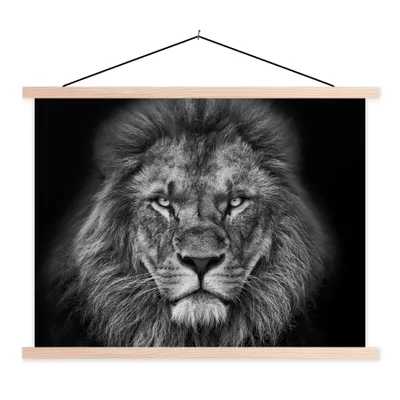 Produktbild von MuchoWow® Textilposter Tiere - Löwe - Schwarz - Weiß - Porträt 120x90 cm mit holzfarbenen Rahmen - Magnetisch