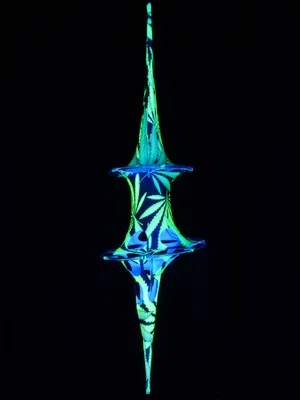 Produktbild von 1,60m PSYWORK Schwarzlicht Deko Objekt Hyperbolic Paraboloid "Green Weed"