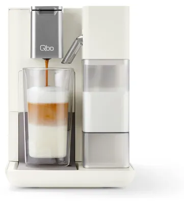 Produktbild von Tchibo Qbo MILK MASTER Premium Kapselmaschine inkl. 16 recyclebare Qbo Kapseln für Cappuccino, Espresso, Caffè Crema, Milchschaum auf Knopfdruck mit abnehmbarem Milchtank 300ml, White Cashmere