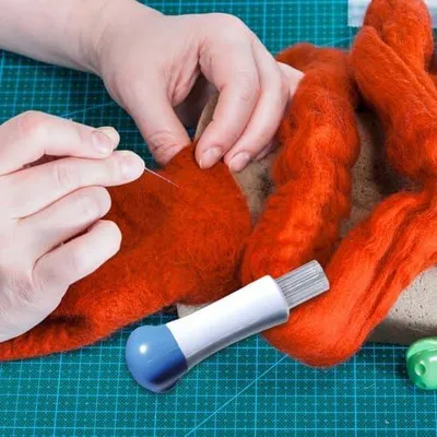 Produktbild von 2 Sets Nadelfilzwerkzeuge im Stiftstil mit 7 Nadeln, Stanzwerkzeuge und Wollzubehör für Patchwork- und Kinderbastelprojekte