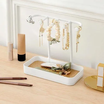 Produktbild von Eleganter Schmuckständer mit 5 Haken, Holzbasis, für Ketten und Uhren