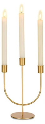 Produktbild von 3-armiger Kerzenständer aus Metall in Gold für Hochzeiten - Dekorativer Kerzenhalter für Stabkerzen im modernen Wohnambiente