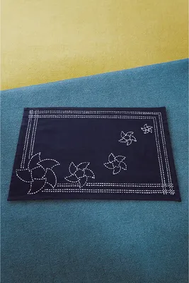 Produktbild von Olympus Sashiko Stickpackung "Tischset", Stoff bedruckt, 30x40cm, Original aus Japan