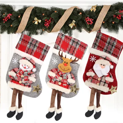 3 Weihnachtsstrümpfe aus Plüsch und Karostoff, 30x22 cm