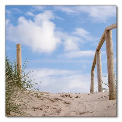Produktbild von Wallario selbstklebende Möbelfolie/ Tischdecke für Innen und Außen, Größe: 90 x 90 cm - Auf der Holztreppe zum Strand