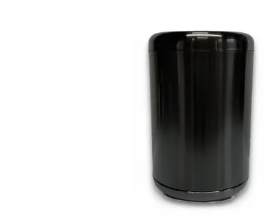 Imagen del producto de Cubo de basura de 10 litros, con acabado en latón, color negro y detalles dorados, ideal para baño, dormitorio u hotel