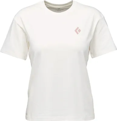 Weißes T-Shirt für Damen von Black Diamond mit einem kleinen; rosa Logo auf der Brust.