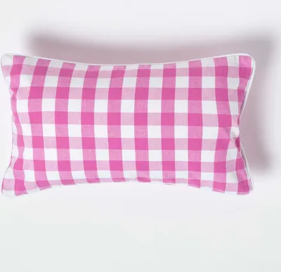 Produktbild von HOMESCAPES Pink karierter Kissenbezug 30 x 50 cm aus 100% Baumwolle