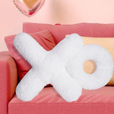 Image de Kit créatif de Noël avec une décoration en forme de coussin à lettres pour la décoration du salon