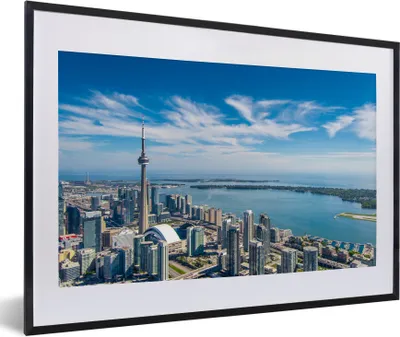 Produktbild von MuchoWow® MuchoWow® Gerahmtes Poster Luftaufnahme von Toronto mit Blick auf den Ontariosee in Kanada 60x40 cm - Poster mit zchwarzem Bilderrahmen - Schlafzimmer - Plakat in Rahmen - Drucken
