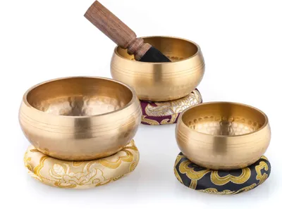 Produktbild von Klangschalen 3 Stück mit Klöppel und Kissen - Meditation Singing Bowl Set - 8 bis 11 cm Durchmesser