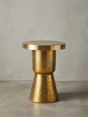 Produktbild von Orientalischer Dekotisch "Enns": Aluminium, Hammerschlag-Strukturen, 43x59x43 cm. Gold, 43x43x59 cm | Kadima Design