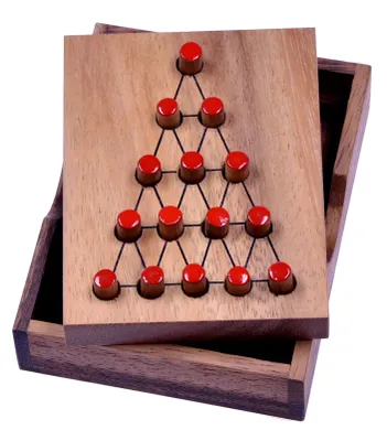 Produktbild von Der letzte Kämpfer - Dreieck-Solitär - Steckspiel - Knobelspiel aus Holz
