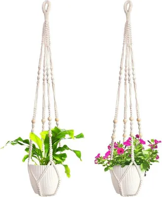 Image de 2 suspensions pour plantes bohèmes en macramé avec boules en bois, 80 cm