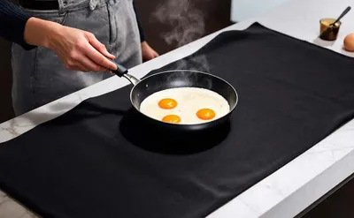 Produktbild von FireMat Black Edition Feuerfeste Unterlage 46x46cm| Hitzeschutzmatte
