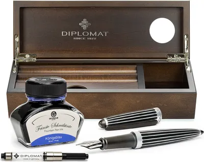 Immagine prodotto di Set di penne stilografiche Diplomat Aero Stripes Black con inchiostro e astuccio in legno di wengé