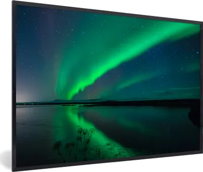 Produktbild von MuchoWow® Gerahmtes Poster Nordlicht - Island - Sternenhimmel - Grün - Wasser 30x20 cm - Poster mit Schwarzem Bilderrahmen Wandposter Rahmen Foto Bilder - Kunstdruck - Bild-Poster