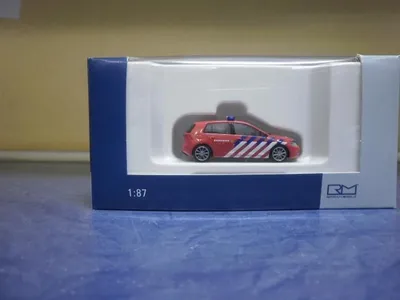 Zdjęcie produktu dla Rietze 53208 – Volkswagen Golf 7 w wersji strażackiej (NL) w skali 1:87 – nowy