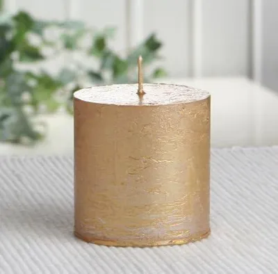 Produktbild von Rustik-Stumpenkerze in Gold-Metallic, 5 x 5 cm Ø