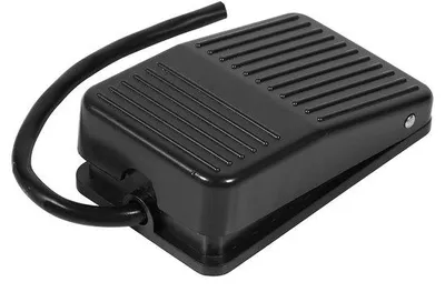 Obrázek produktu pro Elektrické nožní spínače 230 V - plastové provedení - nízká hmotnost - robustní konstrukce - kabel 10 cm