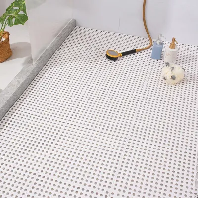 Imagen del producto de 10 alfombrillas cuadradas para ducha con orificios de drenaje