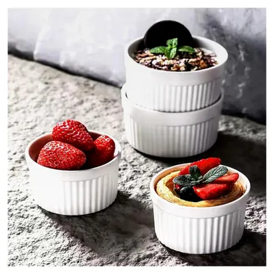 Produktbild von Creme Brulee Schälchen, 4 Stück Souffle Förmchen 200ml Auflaufform Klein, Keramik Ragout Fin Schalen, Spülmaschinenfest (Weiß, Ø 9cm)
