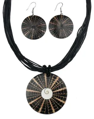 Produktbild von Set aus Hals-Kette und Ohrringen