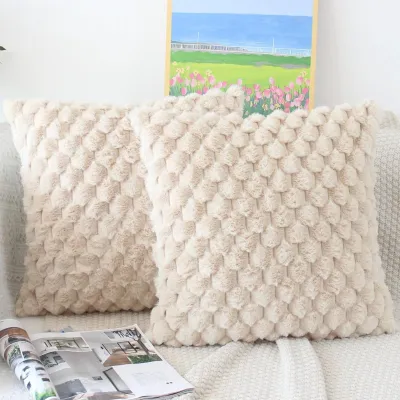 Image de Lot de 2 housses de coussin en peluche beige, douces et moelleuses