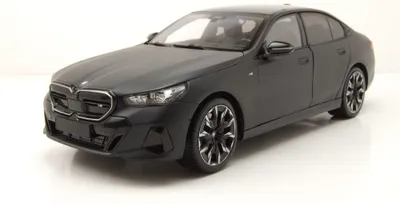 Produktbild von Minichamps 110023401 BMW i5 2023 matt grau 1:18