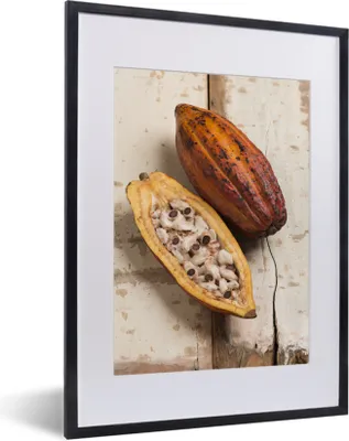 Produktbild von MuchoWow® MuchoWow® Gerahmtes Poster Tropische Kakaobohnen auf einem hölzernen Hintergrund 30x40 cm - Poster mit zchwarzem Bilderrahmen - Wandposter Schlafzimmer
