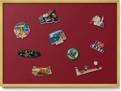 Produktbild von Magnetboard 70x50 cm – Goldener Rahmen – Farbe Bordeauxrot – Magnetische Wandtafel, Magnetwand, Memoboard, Büro & Gastronomie